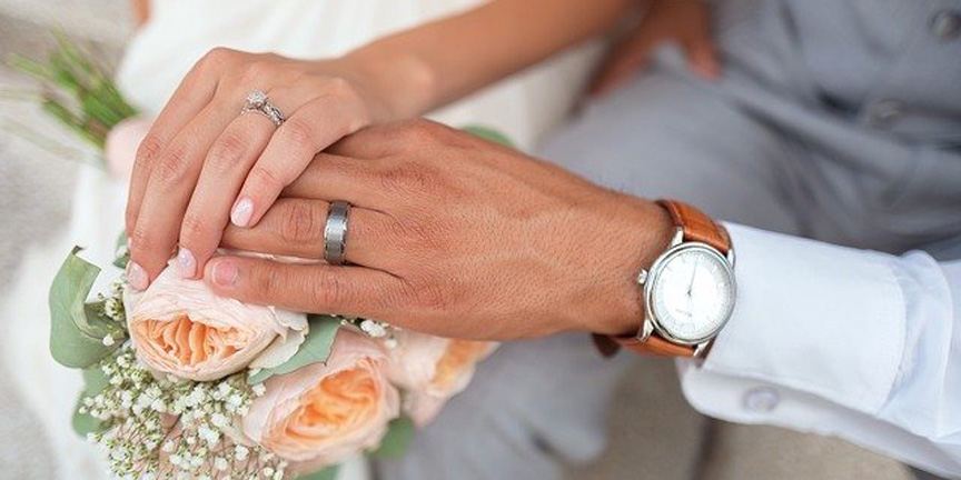 左利きの人は結婚指輪をどちらの手につけるのか？左手につける理由